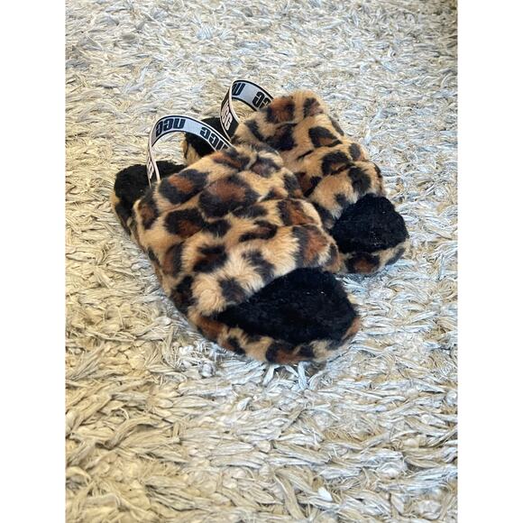 UGG Kids' Fluff Yeah Spotty Faux Shearling Genuine Sheepskin Sandal 4 - Picture 2 of 7
